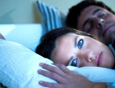 Γιατί μερικοί άνθρωποι κοιμούνται με ανοικτά μάτια;